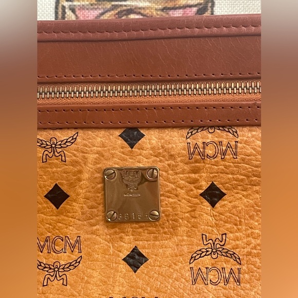 ⭐️COA⭐️MCM Vintage Visetos Leather-Trimmed Pouch/Clutch⭐️ 💯AuThEnTiC - Picture 6 of 14